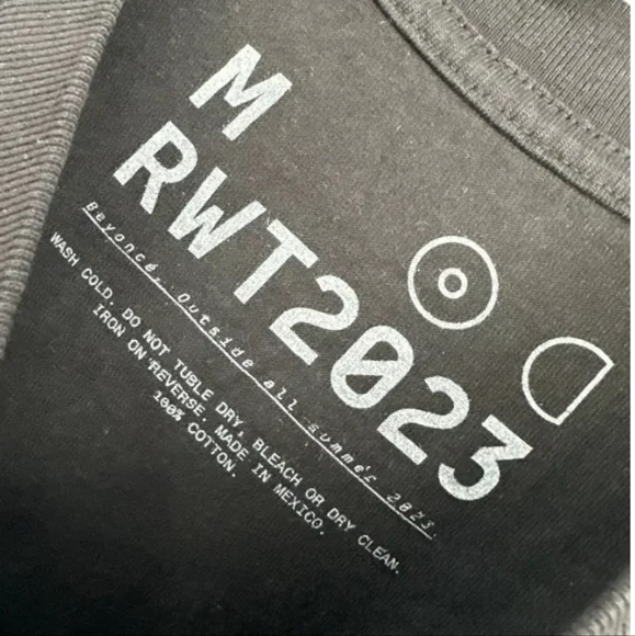 NWOT Unisex Beyonce Renaissance World Tour 2023 Official T-shirt - Picture 2 of 5